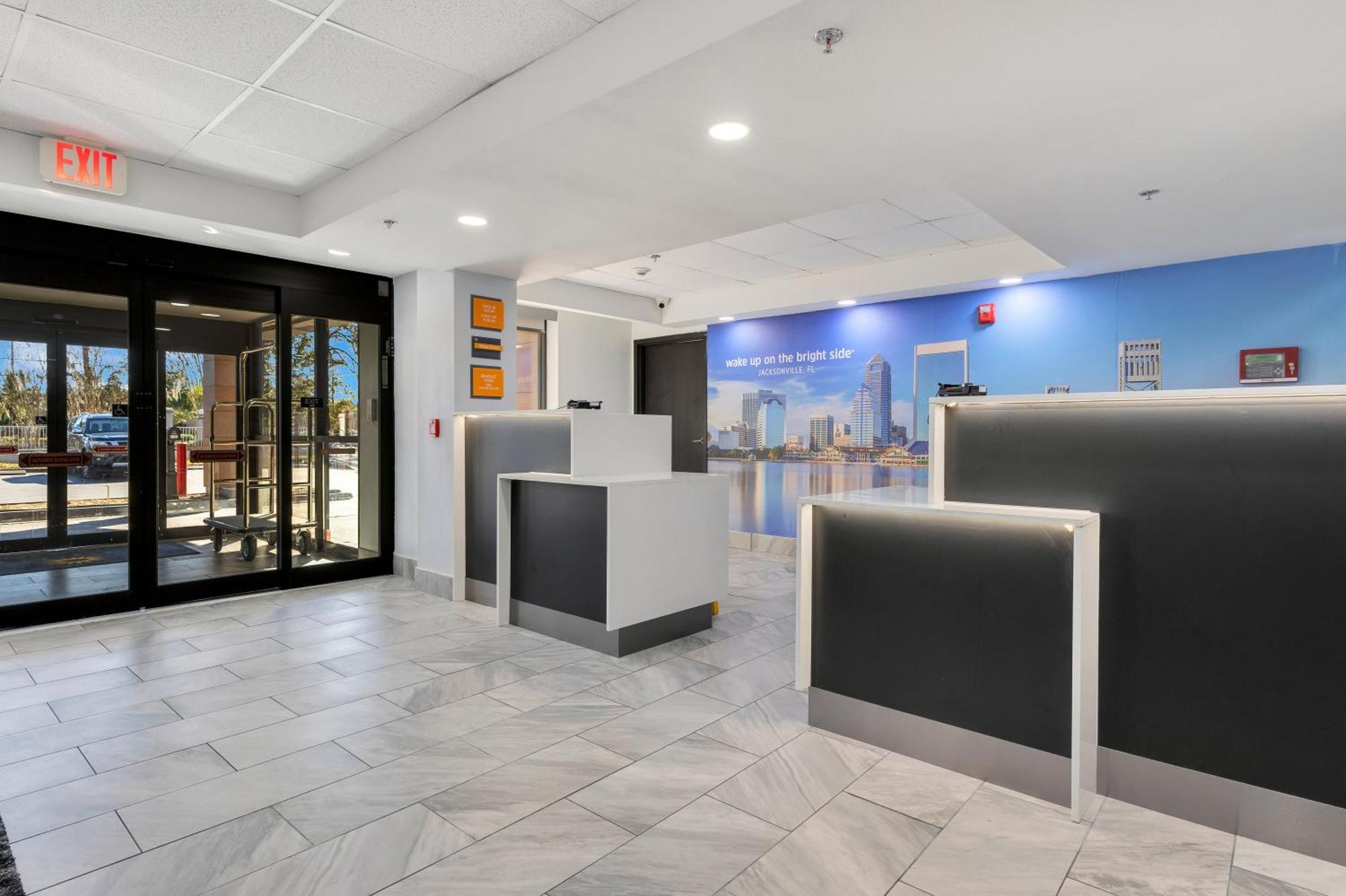 La Quinta Inn & Suites By Wyndham Jacksonville Mandarin Esterno foto