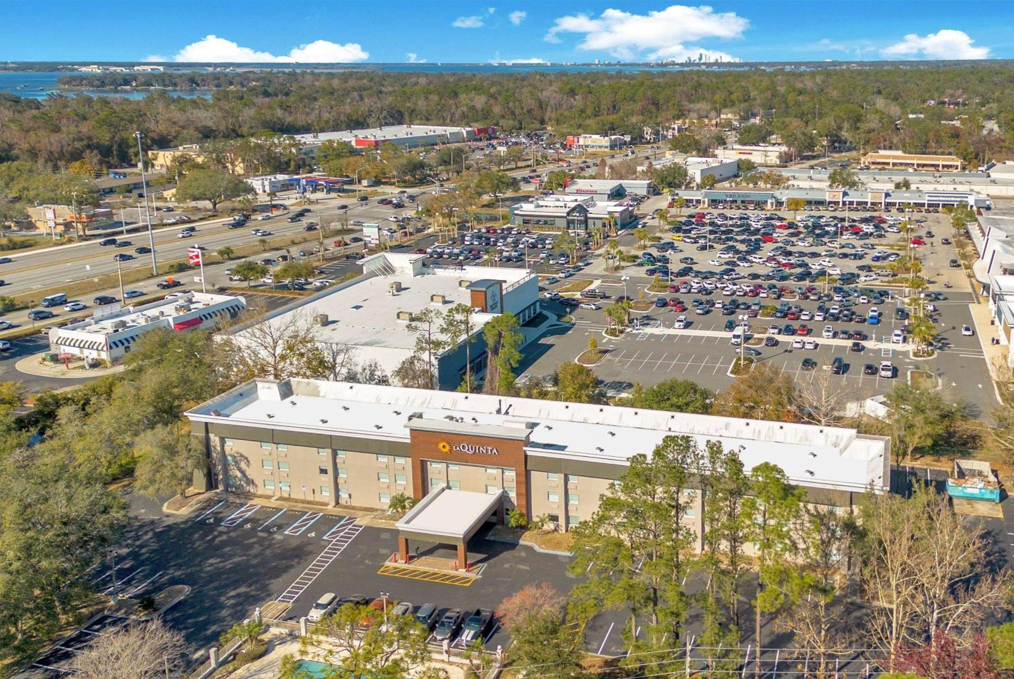 La Quinta Inn & Suites By Wyndham Jacksonville Mandarin Esterno foto